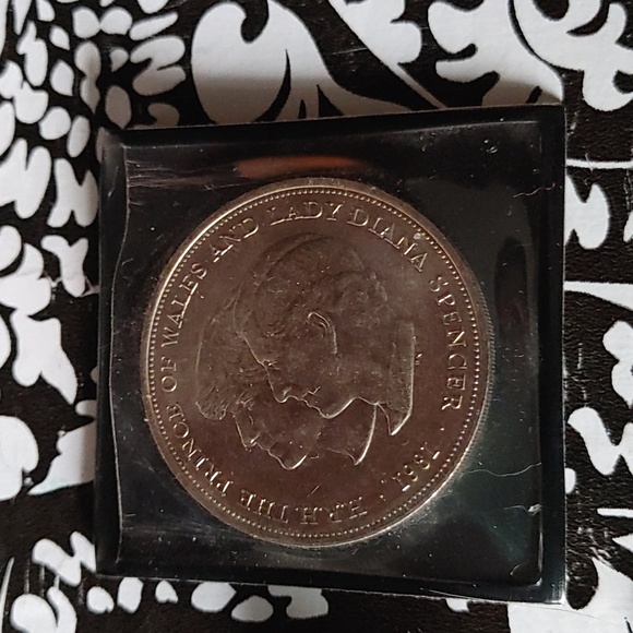 Triple pack of Lady Dianna memorbilia - Picture 5 of 6